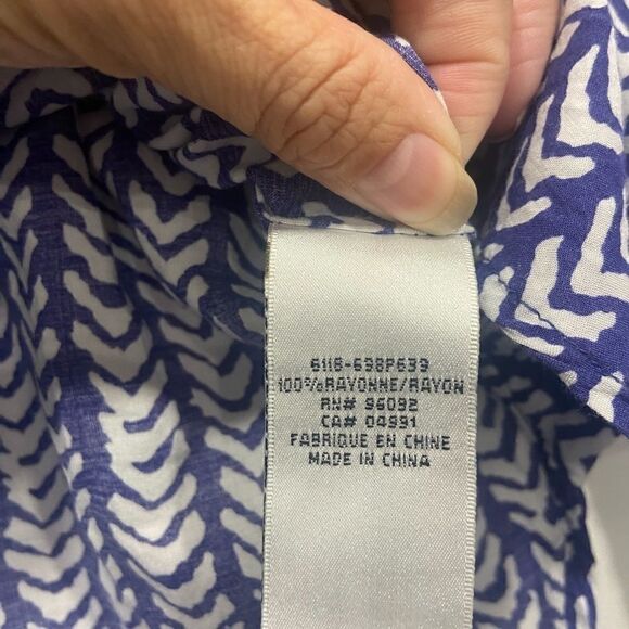 Dalia Collection purple Long Sleeve V print chevron 3/4 button down rayon Size L - Picture 8 of 9